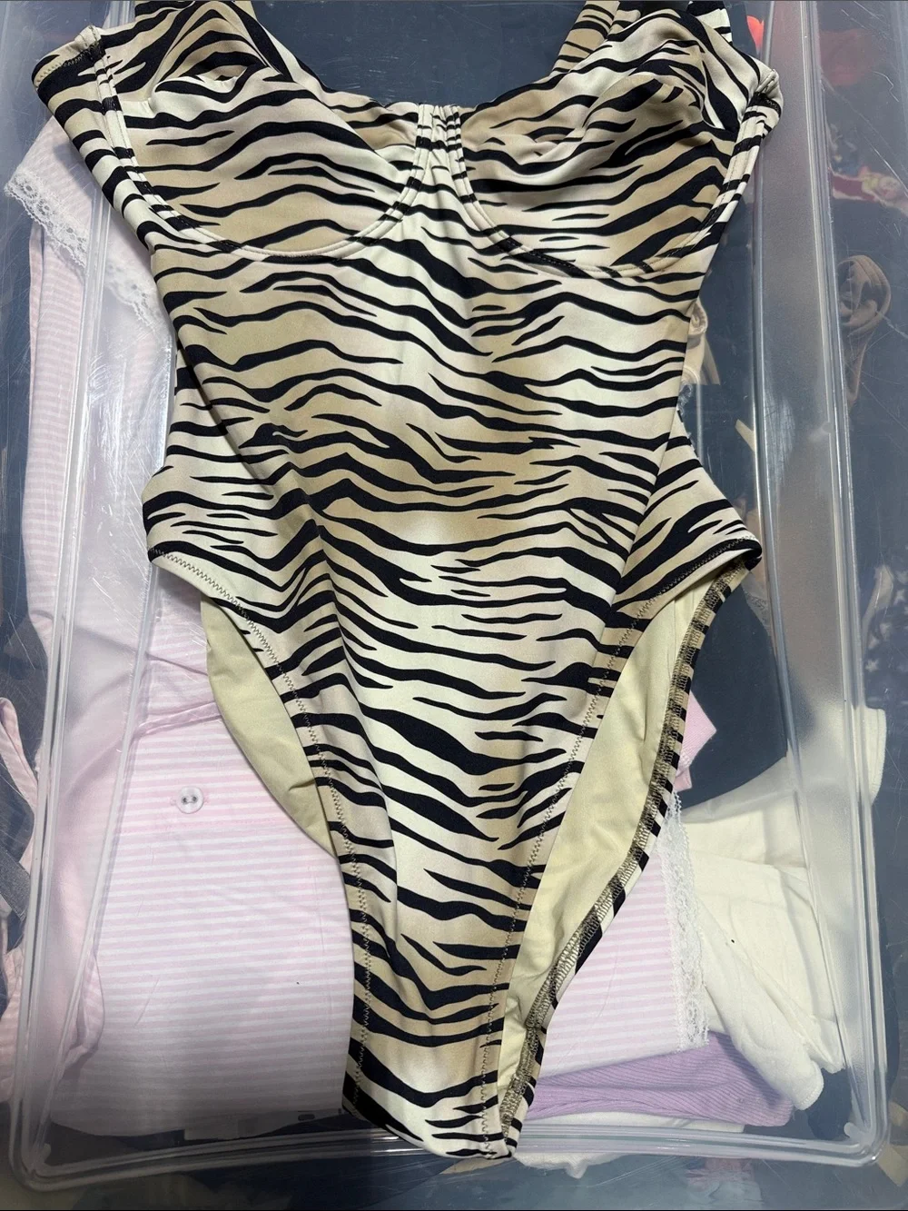 Skims signature swim underwire one piece champagne tiger print small